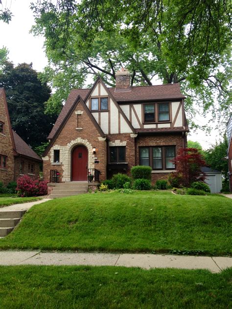 tudor style bungalow|tudor home pics.